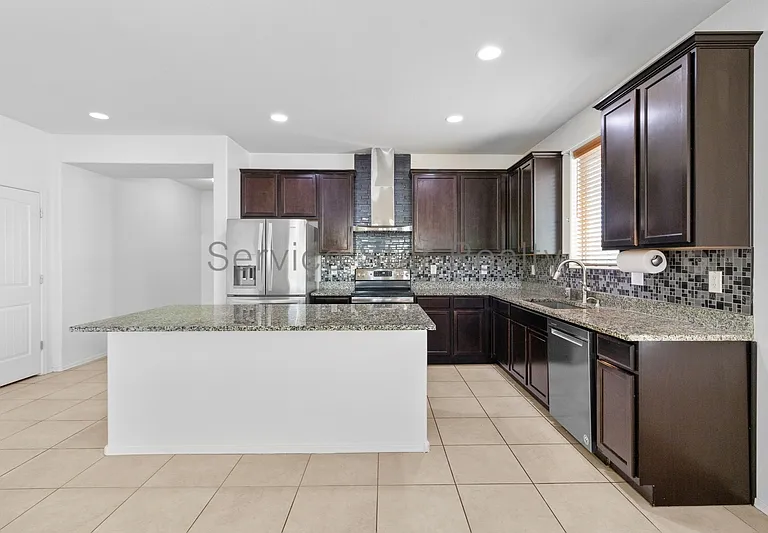 7309 S 12th Dr — Photo 9