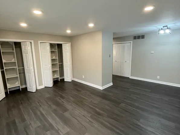 9200 Erie St #1D, Highland, IN 46322