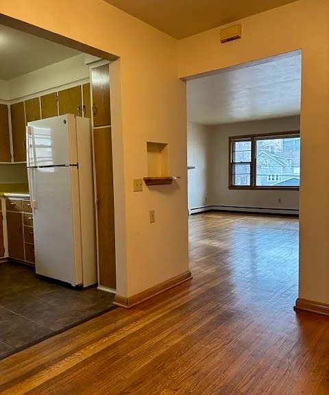 921 Haywood Dr — Photo 6