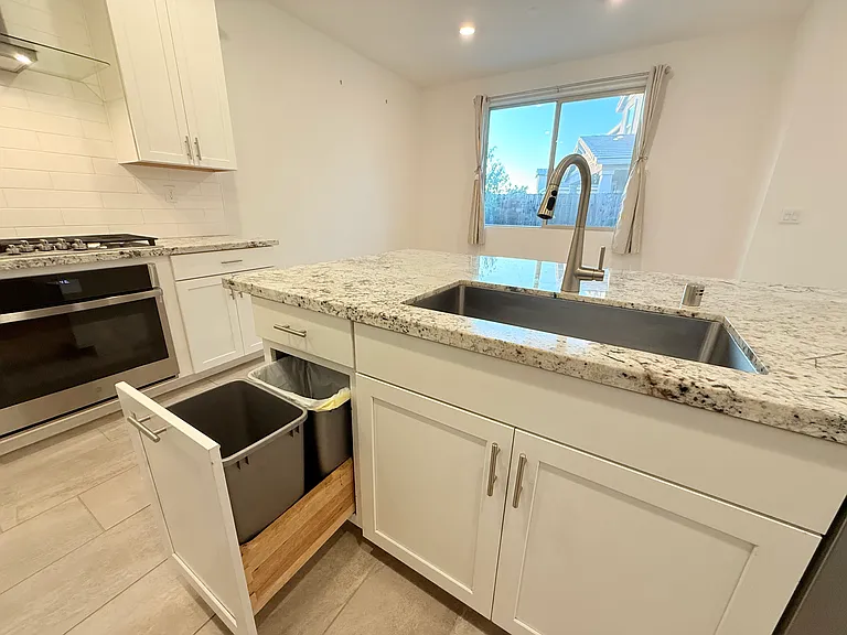 12920 Knightsbrook Ave — Photo 12