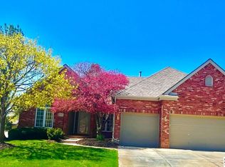 1322 S 180th Plz, Omaha, NE 68130