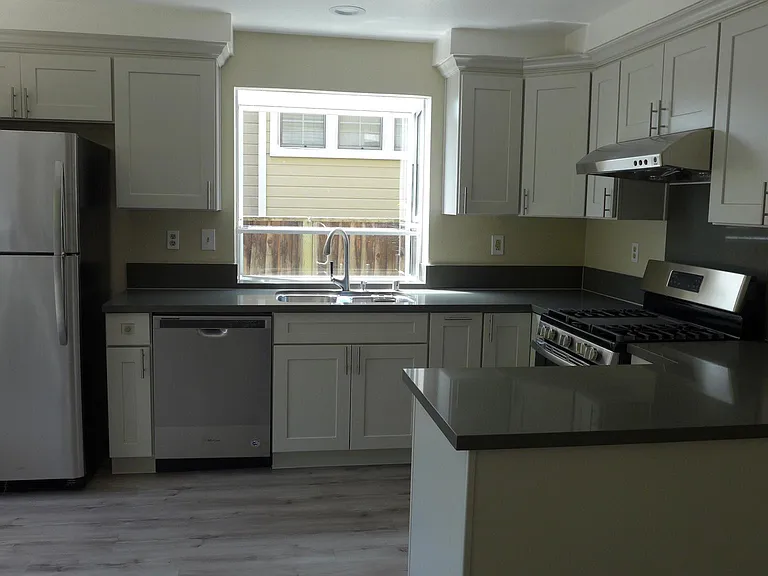 1438 Cuciz Ln — Photo 2