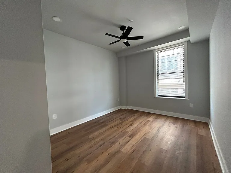 1116 S 12TH ST — Photo 16