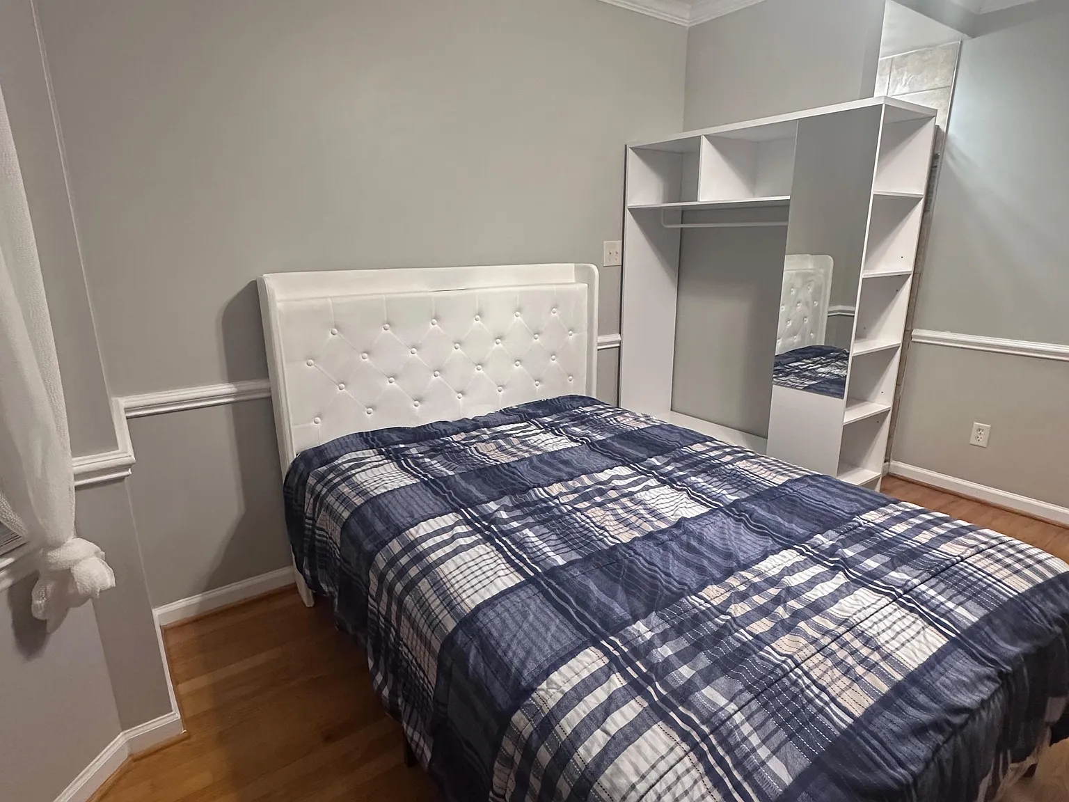 1 bed, 1.0 bath, 2000 sqft, $1,066 — Photo 2