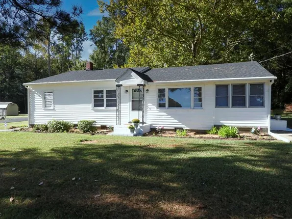 8261 Gates Rd, Suffolk, VA 23437