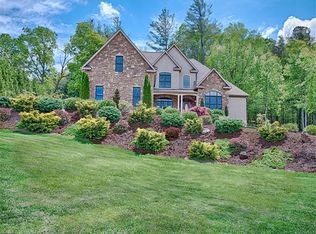 74 Willow Farm Rd, Fairview, NC 28730