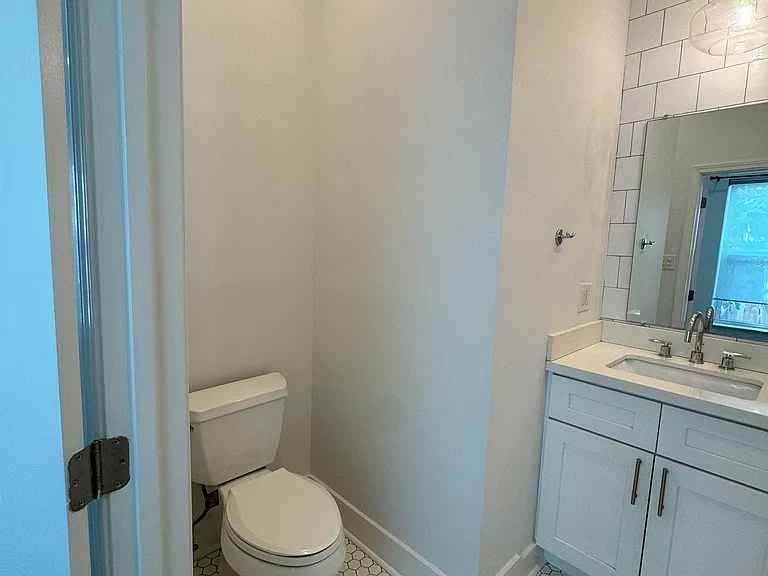 1215 Leonidas St — Photo 10
