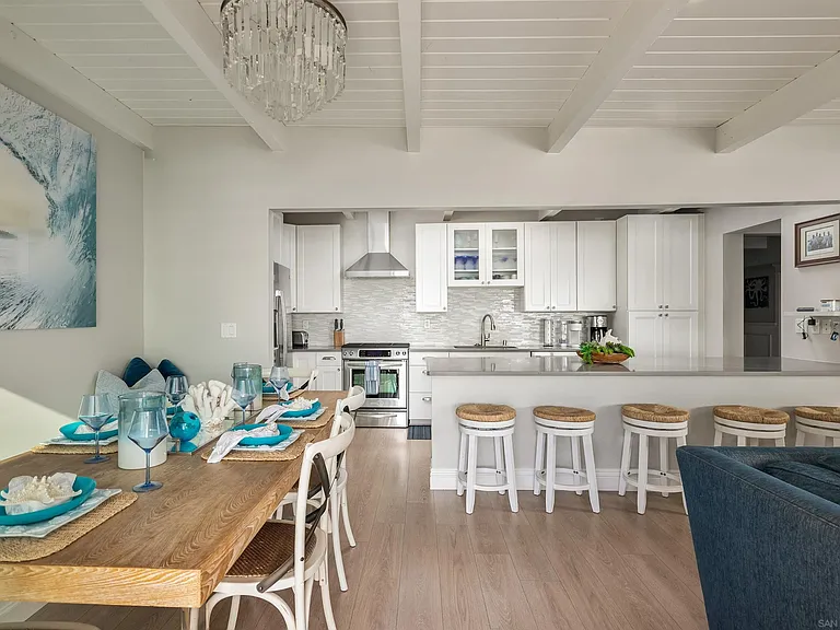 1680 N Neptune Ave — Photo 37