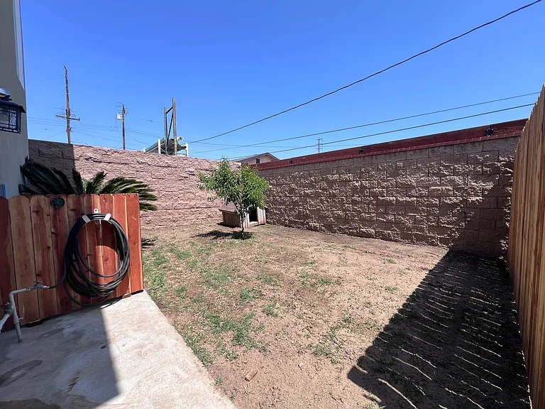 14055 Honeysuckle Ln #1/2 — Photo 15