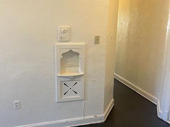 4th image of 31 E Otterman St #8