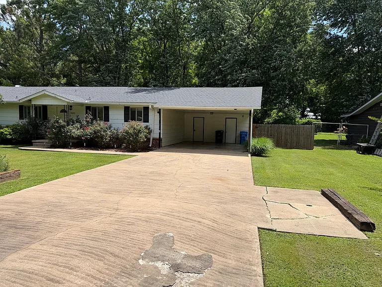 2332 N Gooseberry Ln — Photo 2