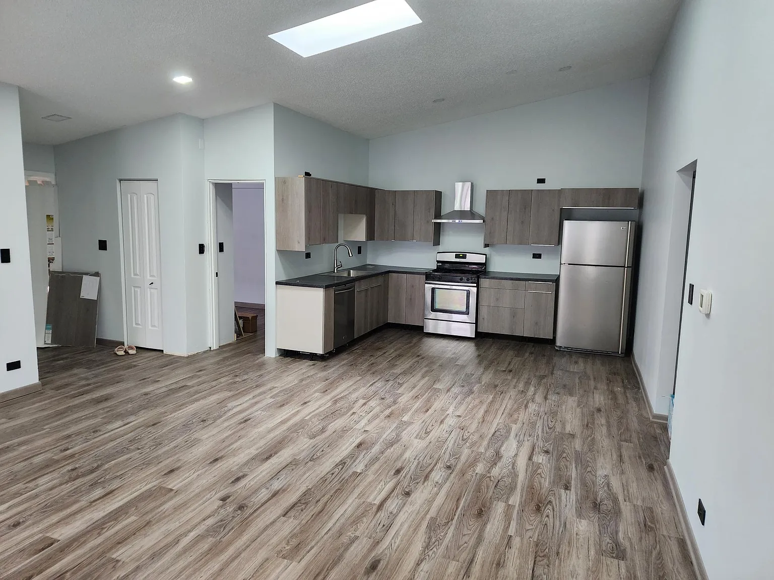 3 bed, 1360 sqft, $2,950 — Photo 1