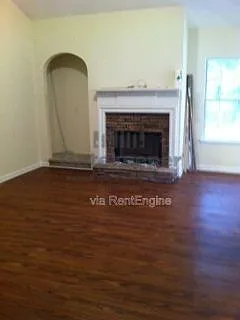 725 Old Stone Ct — Photo 5