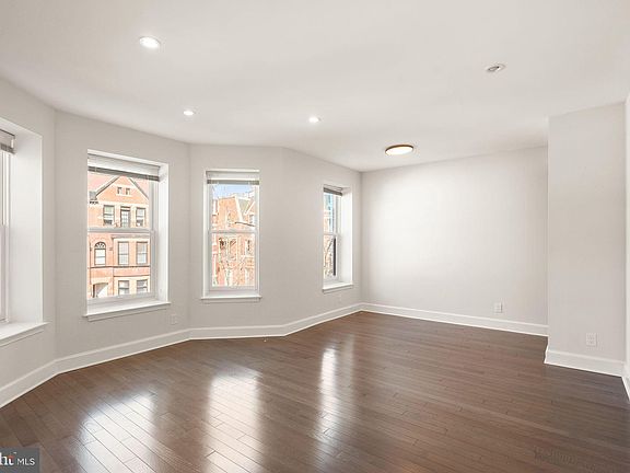 5th image of 1733 20th St NW APT 301