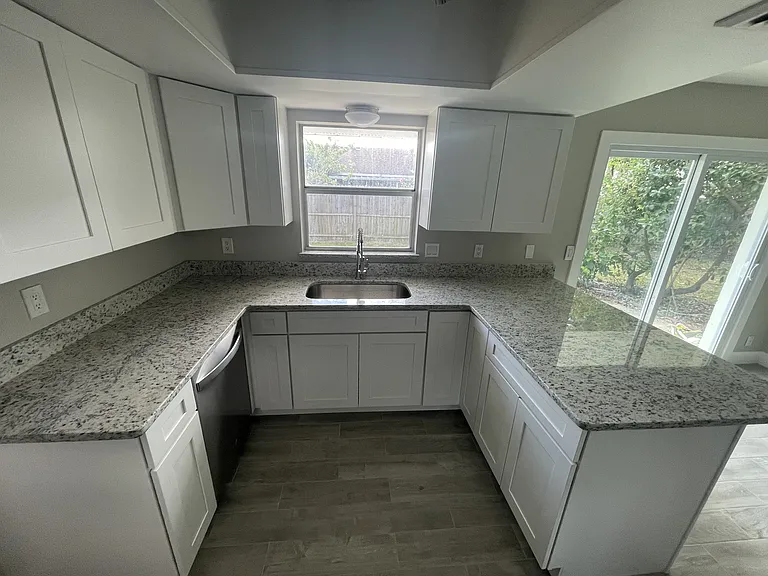 1110 Rainbow Dr — Photo 8
