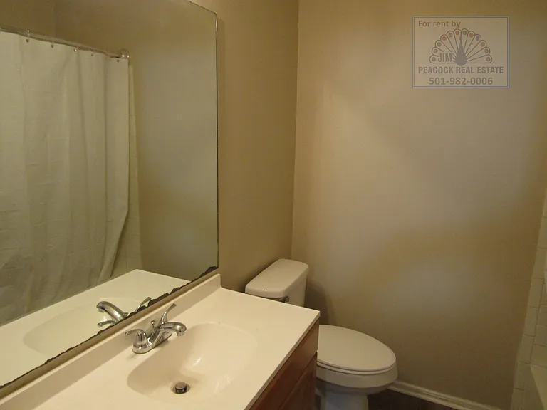 620-622 S Oak St — Photo 7