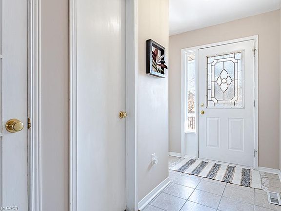 3rd image of 413 Levanna Ln
