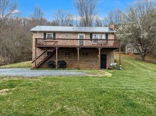 10247 Oak Grove Rd, Bristol, VA 24202