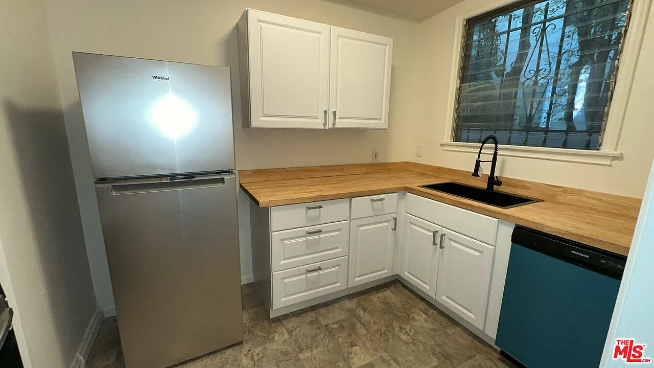 1 bed, 1.0 bath, 746 sqft, $2,400 — Photo 4