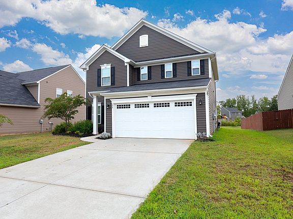 2nd image of 28 Wiltshire Cir