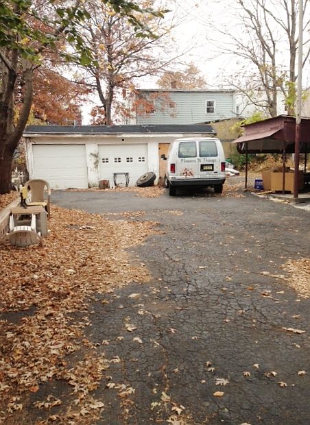 2nd image of 195 Grant St