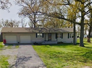 1901 Dowell Rd, Springdale, AR 72762