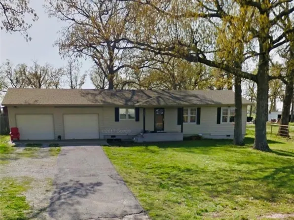 1901 Dowell Rd, Springdale, AR 72762