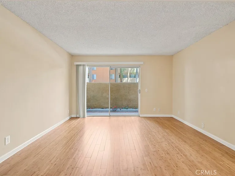 15425 Sherman Way #101 — Photo 4