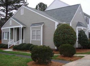 8438 Wycombe Ln, Raleigh, NC 27615