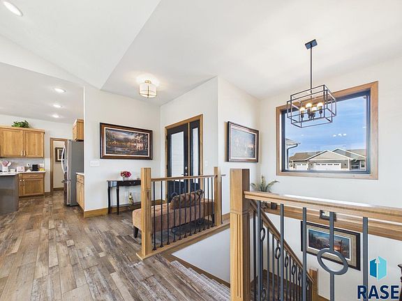 3rd image of 600 Quartzite Ave