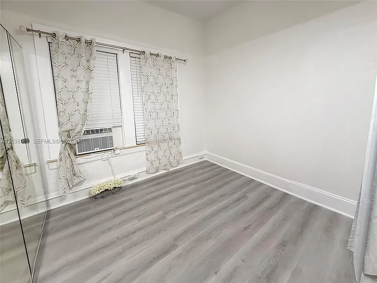 124 Mendoza Ave #1A — Photo 11