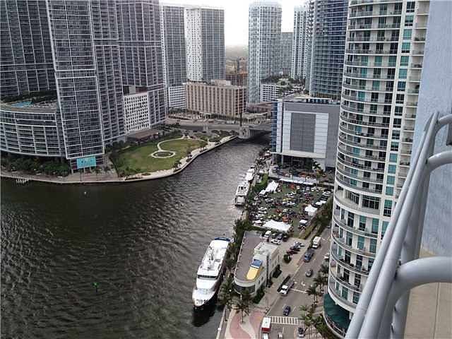 1st image of 325 Biscayne Blvd #3219