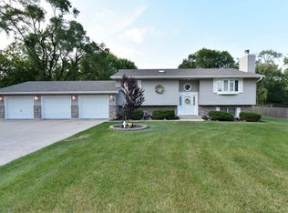 11262 W Leland Ave, Beach Park, IL 60099