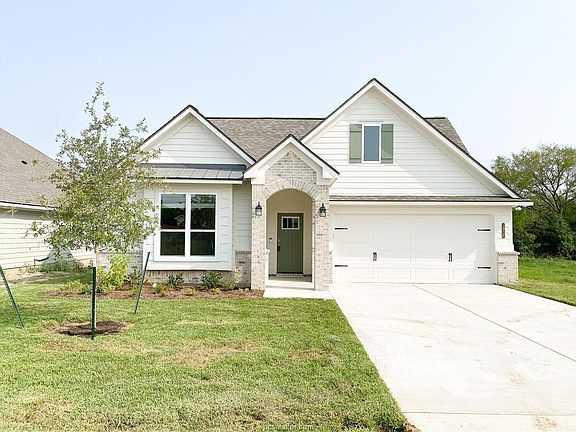 3rd image of 1926 Cambria Dr