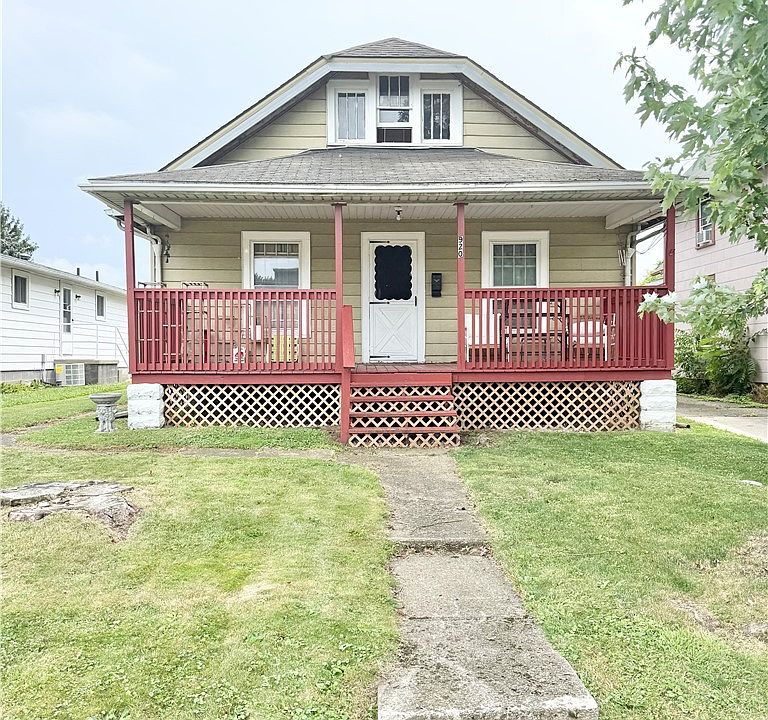 1st image of 920 E 15th St