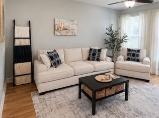 1050 Starkey Rd APT 104, Largo, FL 33771