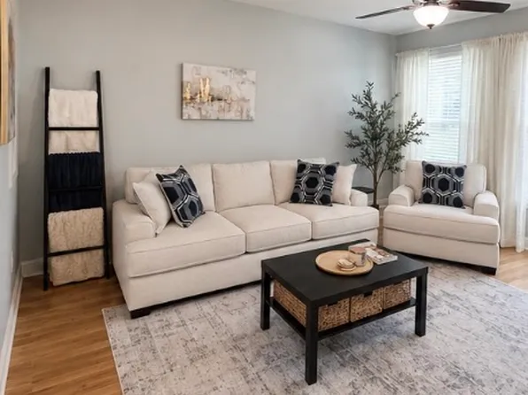 1050 Starkey Rd APT 104, Largo, FL 33771