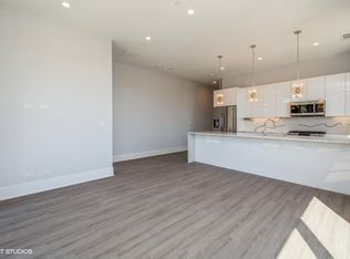 1700 N Western Ave #215, Chicago, IL 60647