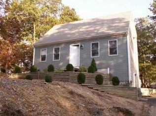 297 Hooppole Rd, Mashpee, MA 02649