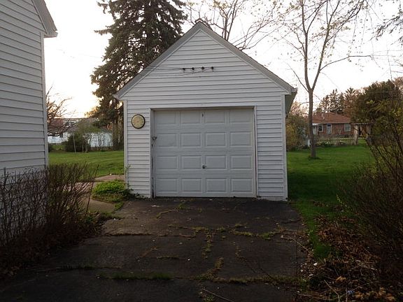 2nd image of 568 Westview Blvd