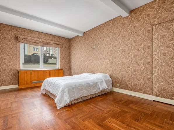 930 5th Avenue image 14 of 21