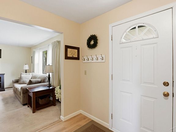 3rd image of 5873 Thistle Dr