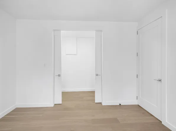 130 East 63rd Street image 5 of 11