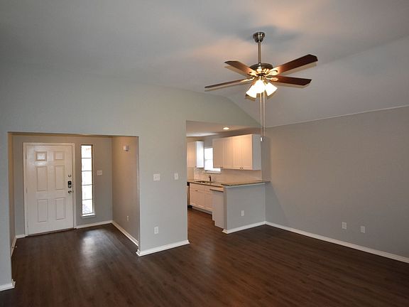 5th image of 608 Oak Hollow Trl