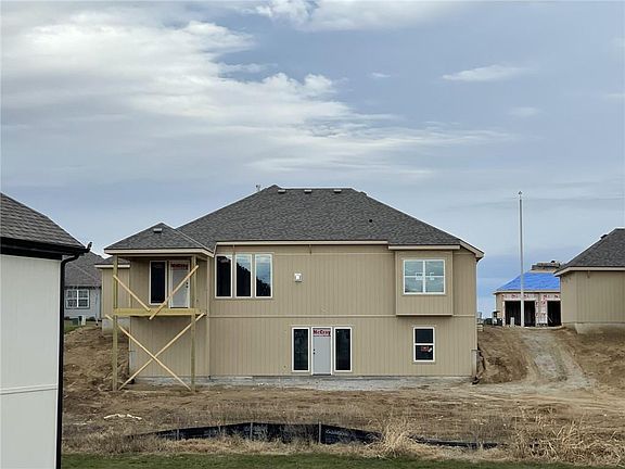 2nd image of 4919 NE 93rd St