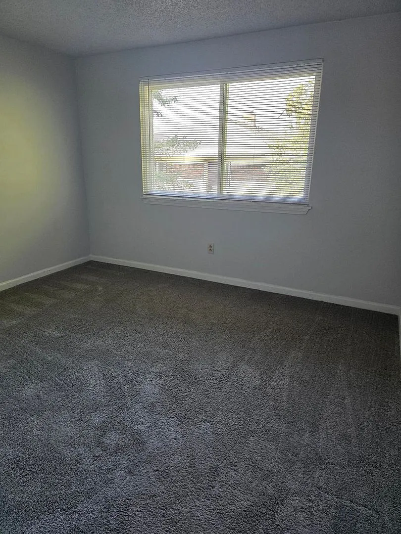 Oakridge Estates — Photo 4