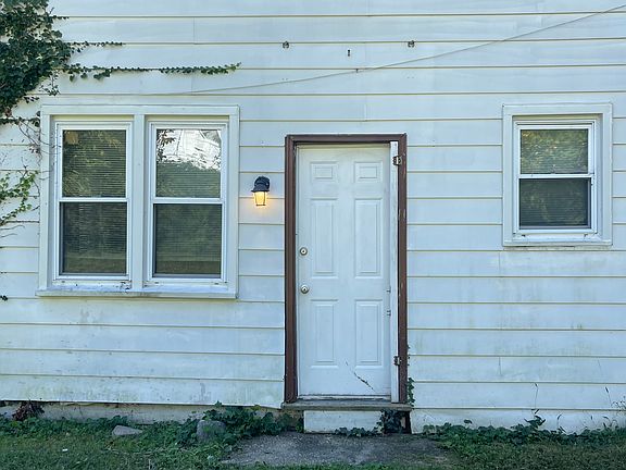 Private entrance to the apartment.