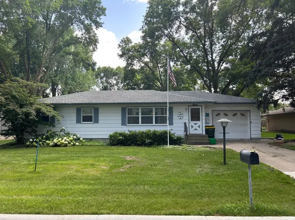 1463 Grace Ave SW, Willmar, MN 56201