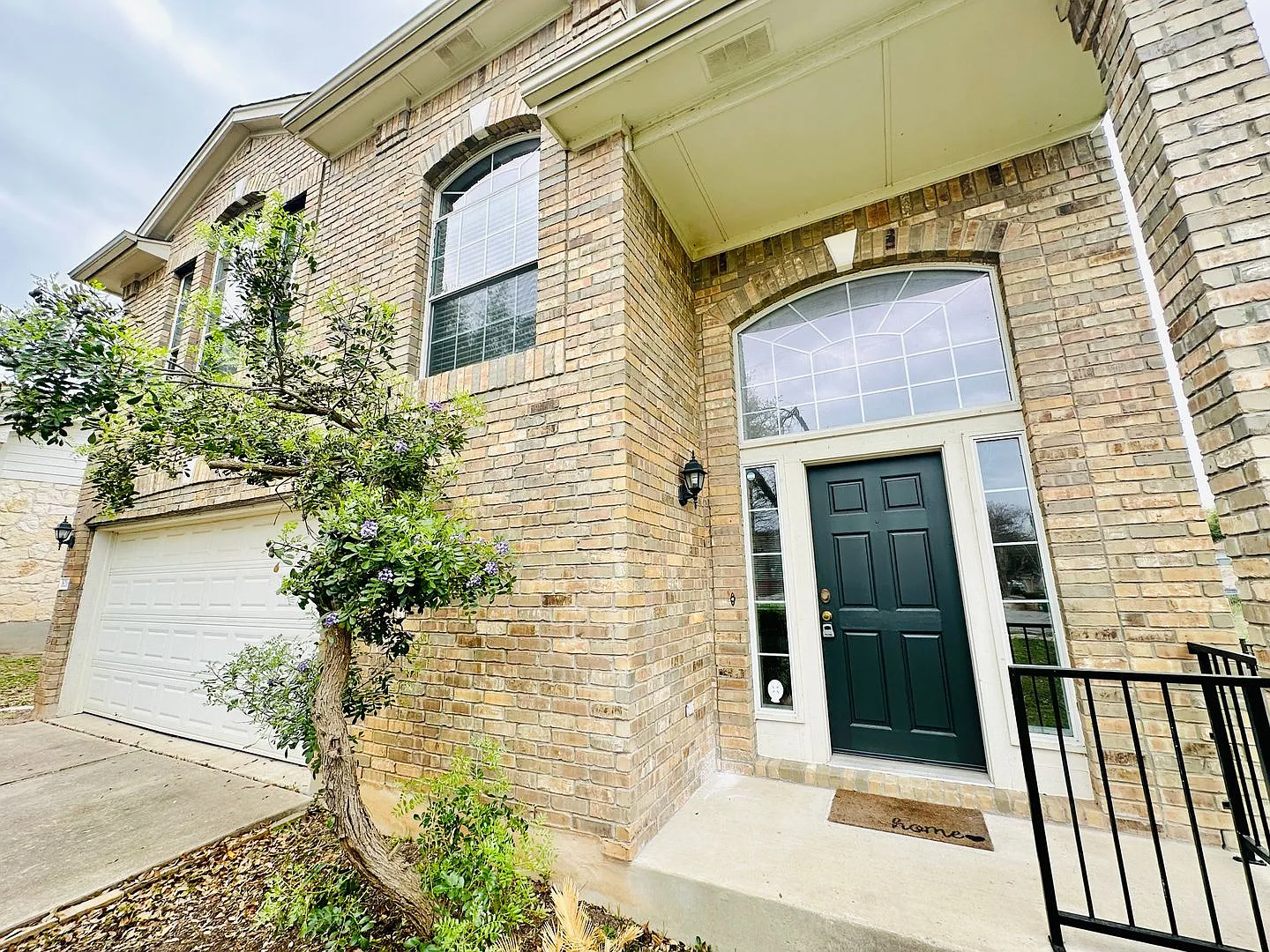 Great 3 Bed 2.5 Bath home for lease in north Austin — Photo 3