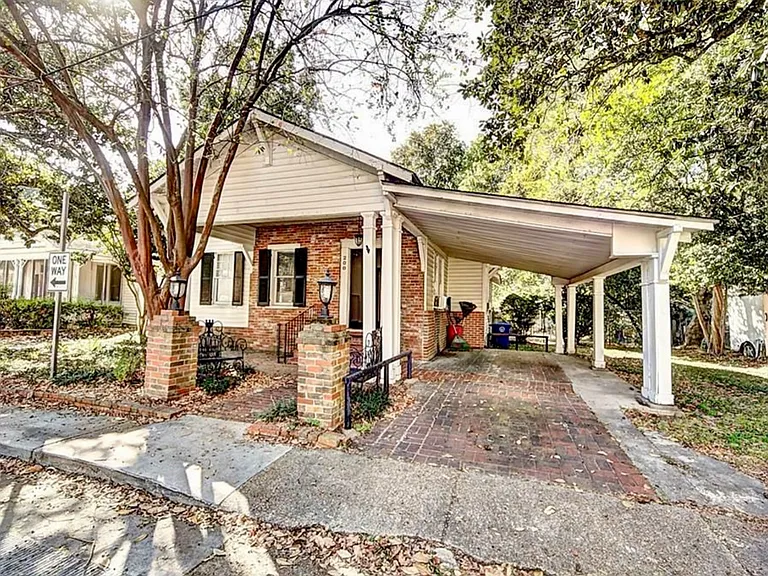 200 Cypress Ave — Photo 2